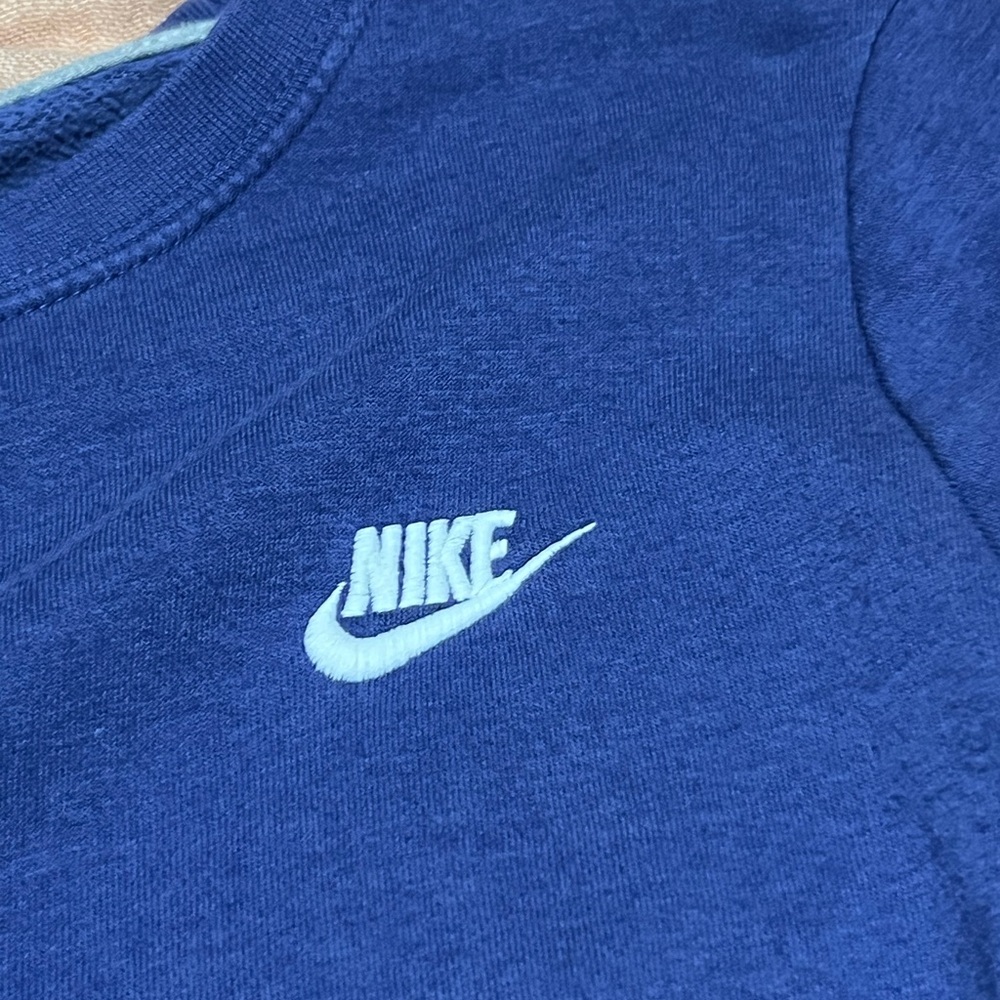 NIKE